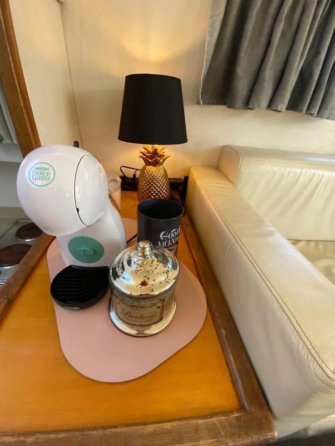 - Divali - Duerme En Un Confortable Yate En Barcelona Ξενοδοχείο Sant Adria de Besos